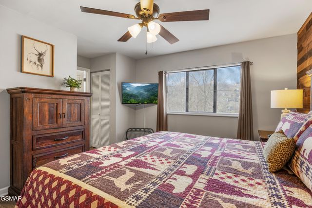 354 E Holly Ridge Road, Gatlinburg, TN 37738