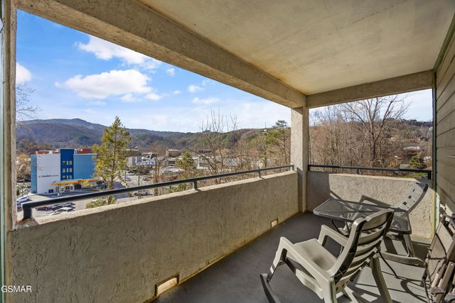 354 E Holly Ridge Road, Gatlinburg, TN 37738