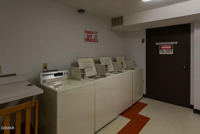 354 E Holly Ridge Road, Gatlinburg, TN 37738