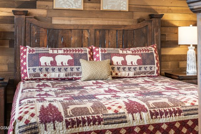 354 E Holly Ridge Road, Gatlinburg, TN 37738