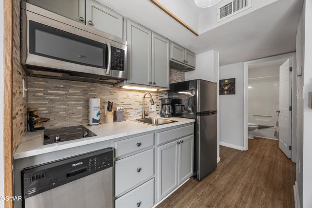 354 E Holly Ridge Road, Gatlinburg, TN 37738