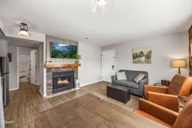 354 E Holly Ridge Road, Gatlinburg, TN 37738