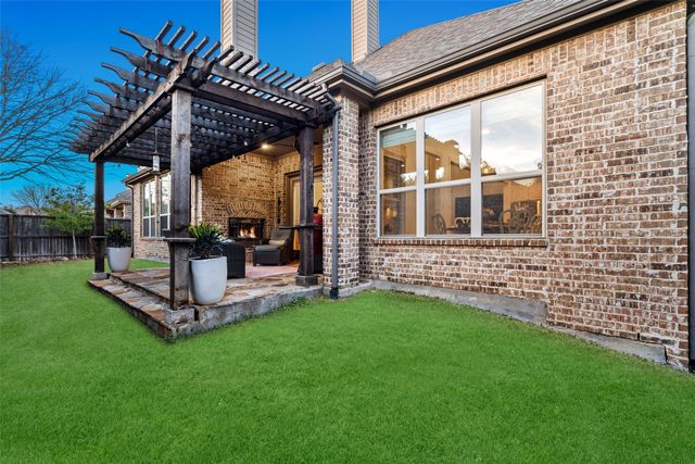 321 Hitch Wagon Drive, Mckinney, TX 75071