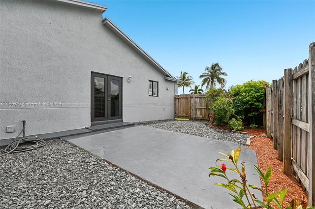 12237 SW 193rd St, Miami, FL 33177