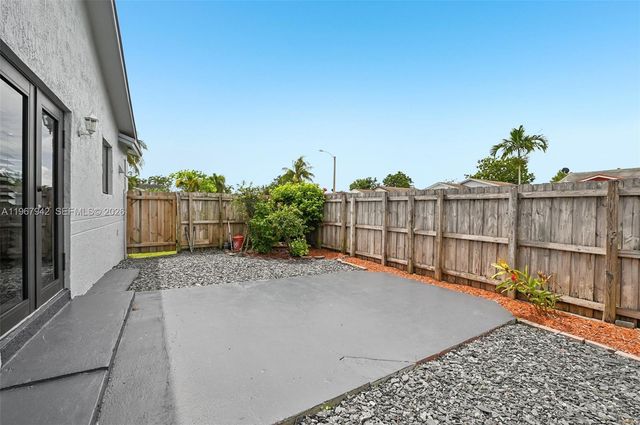 12237 SW 193rd St, Miami, FL 33177