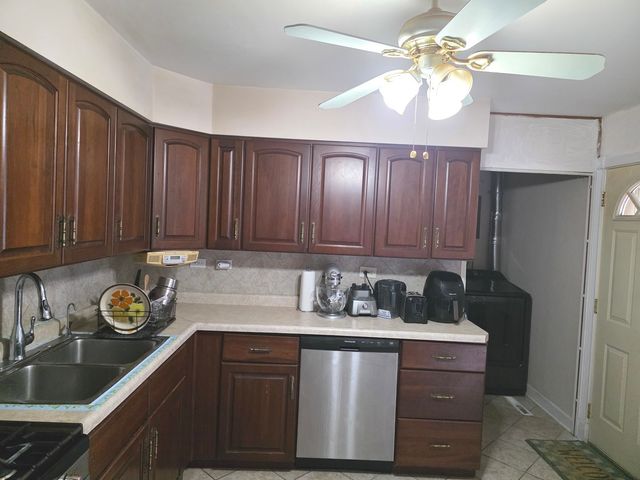 524 HAZELWOOD Lane, Glenview, IL 60025