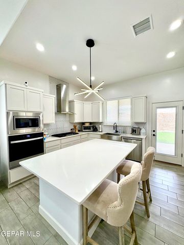 2394 ENCHANTED CROWN Lane, El Paso, TX 79911