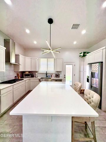 2394 ENCHANTED CROWN Lane, El Paso, TX 79911