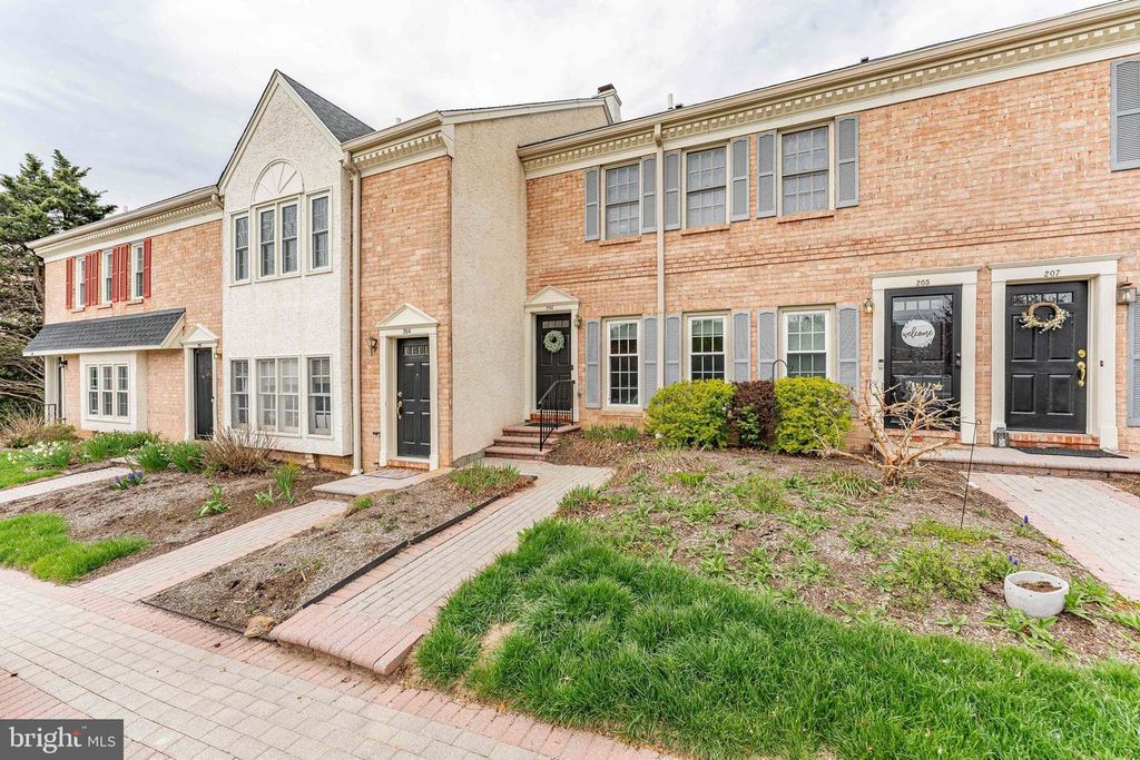 206 EVEREST CIR, West Chester, PA 19382