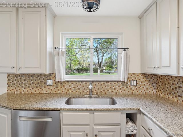 14931 Lyons Street, Livonia, MI 48154