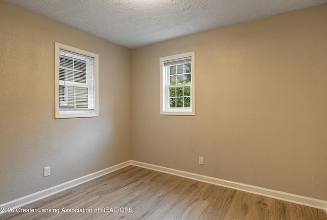 628 S Hayford Avenue, Lansing, MI 48912