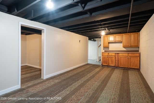 628 S Hayford Avenue, Lansing, MI 48912