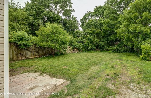 628 S Hayford Avenue, Lansing, MI 48912