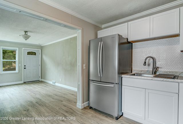 628 S Hayford Avenue, Lansing, MI 48912
