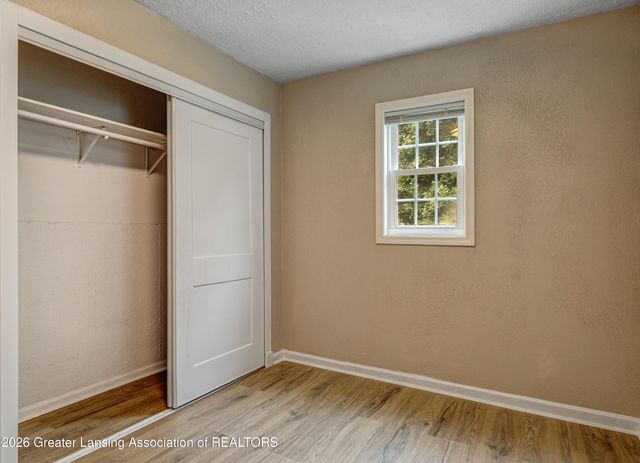 628 S Hayford Avenue, Lansing, MI 48912