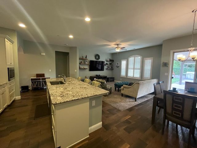 2434 S Claremont Avenue, Fresno, CA 93727