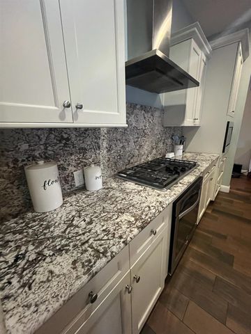 2434 S Claremont Avenue, Fresno, CA 93727
