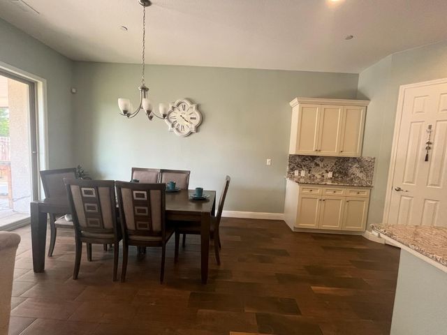 2434 S Claremont Avenue, Fresno, CA 93727