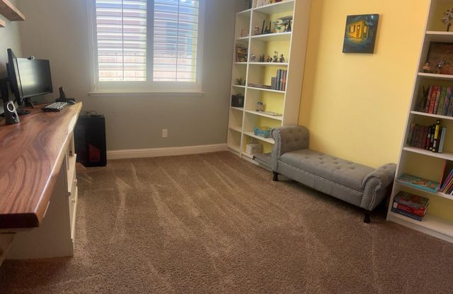 2434 S Claremont Avenue, Fresno, CA 93727