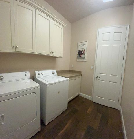 2434 S Claremont Avenue, Fresno, CA 93727