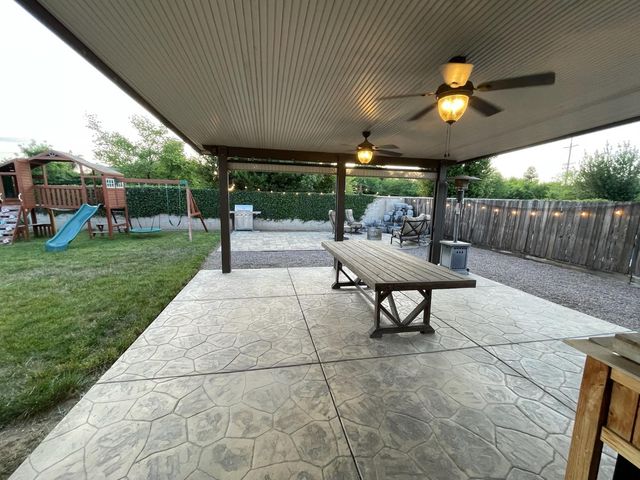 2434 S Claremont Avenue, Fresno, CA 93727