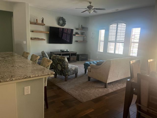 2434 S Claremont Avenue, Fresno, CA 93727