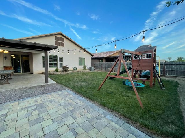 2434 S Claremont Avenue, Fresno, CA 93727