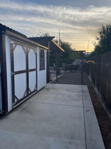 2434 S Claremont Avenue, Fresno, CA 93727