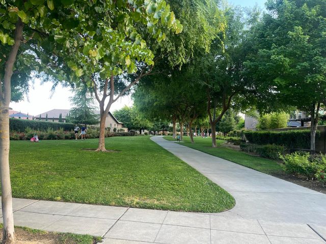 2434 S Claremont Avenue, Fresno, CA 93727