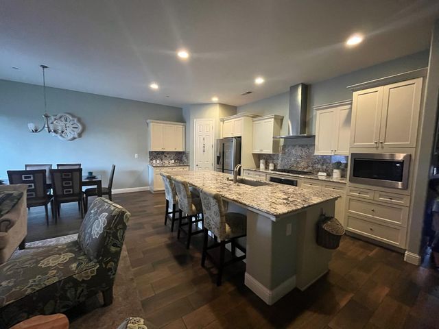 2434 S Claremont Avenue, Fresno, CA 93727