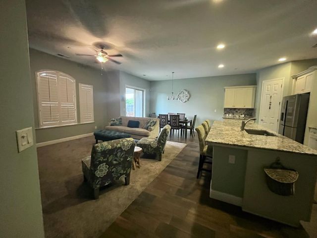 2434 S Claremont Avenue, Fresno, CA 93727