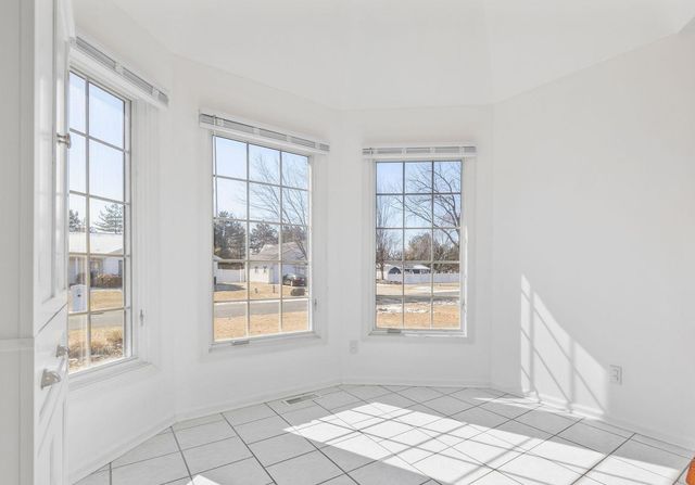 4860 S Crossings Street, Saginaw, MI 48603