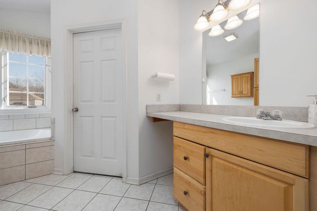 4860 S Crossings Street, Saginaw, MI 48603