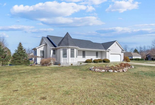 4860 S Crossings Street, Saginaw, MI 48603