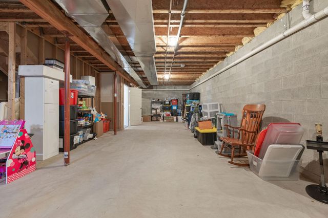 4860 S Crossings Street, Saginaw, MI 48603