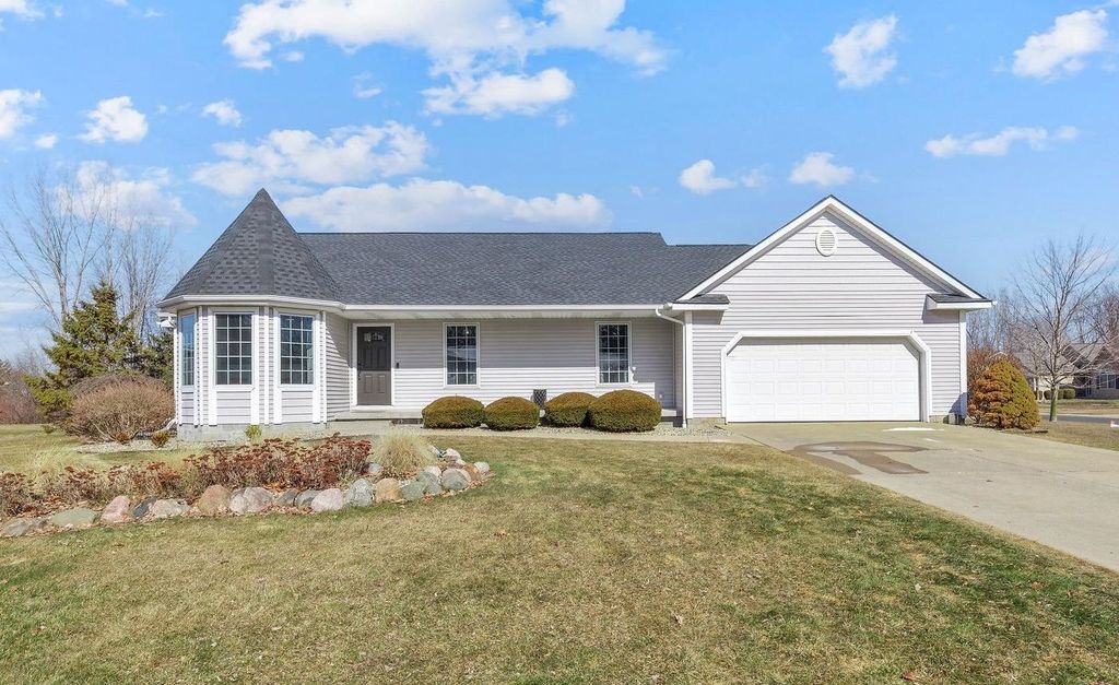 4860 S Crossings Street, Saginaw, MI 48603