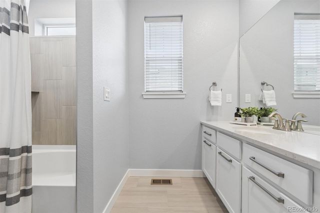 8801 S Ukraine Court, Aurora, CO 80016