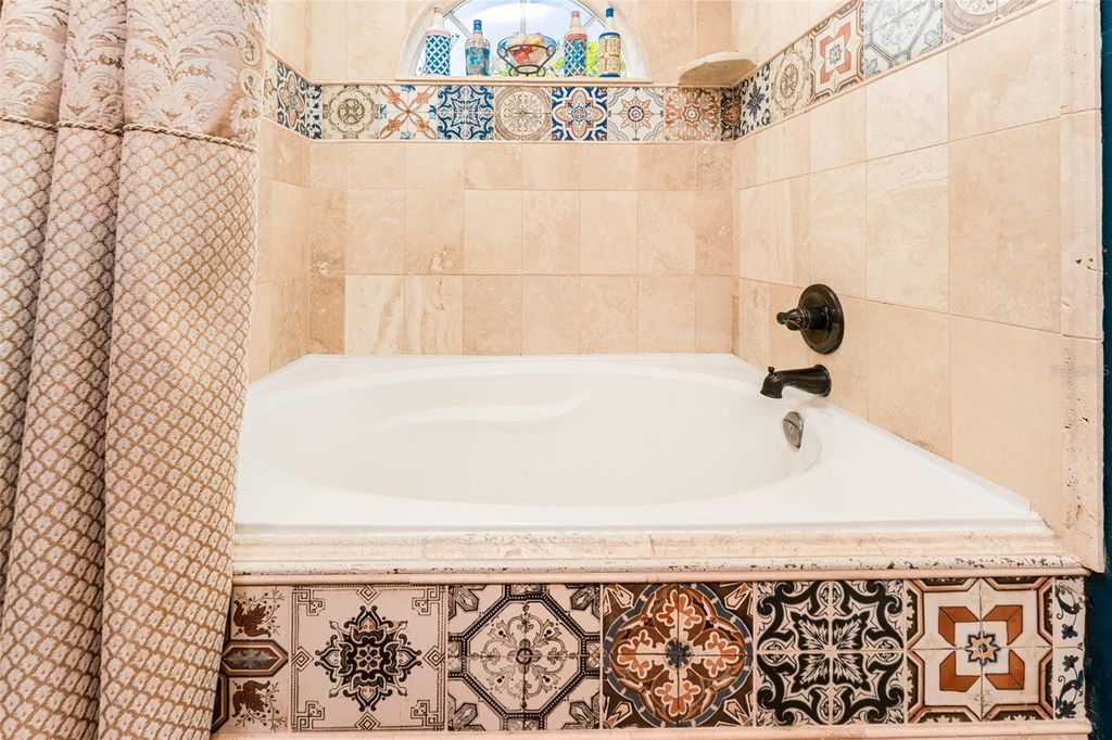 Image 18 of property listing at 4511 GULFWINDS DRIVE, Lutz, FL 33558