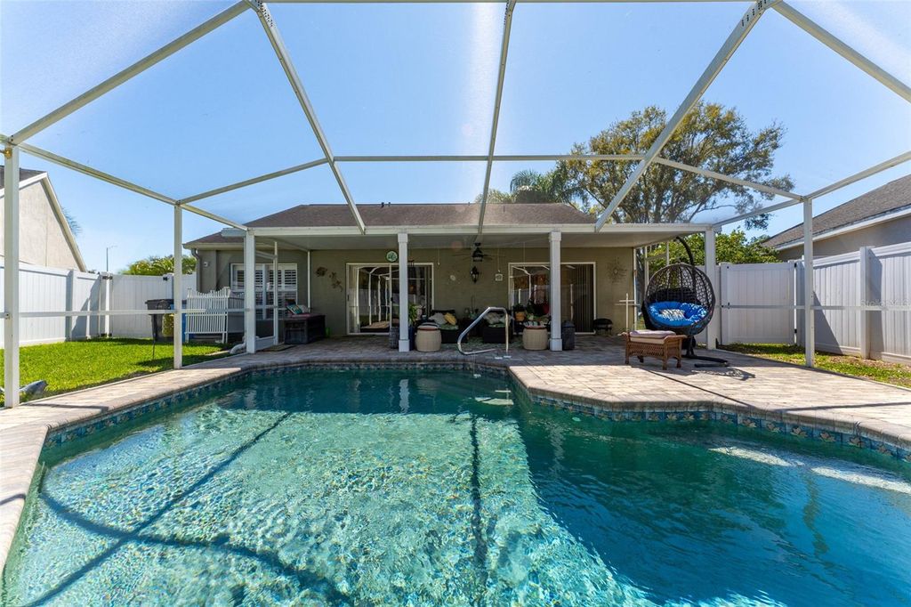 Image 25 of property listing at 4511 GULFWINDS DRIVE, Lutz, FL 33558