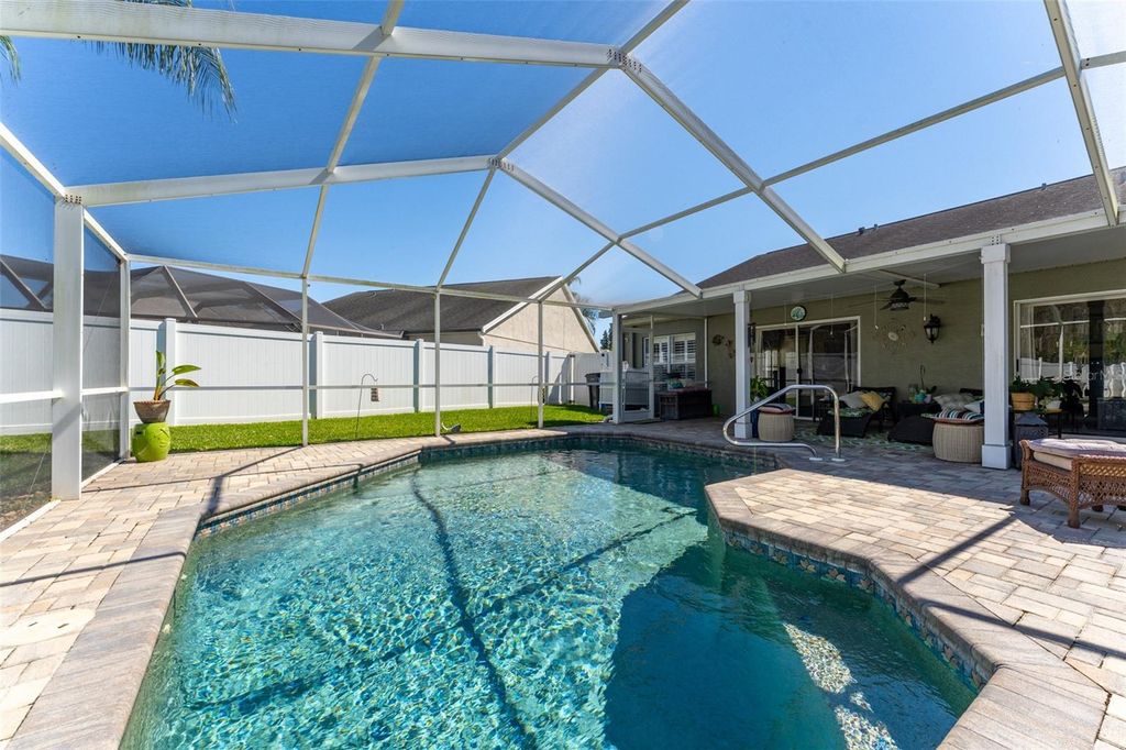Image 27 of property listing at 4511 GULFWINDS DRIVE, Lutz, FL 33558