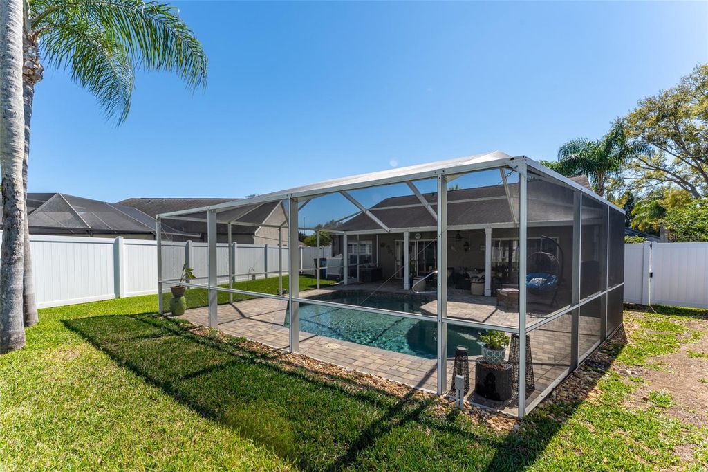 Image 28 of property listing at 4511 GULFWINDS DRIVE, Lutz, FL 33558