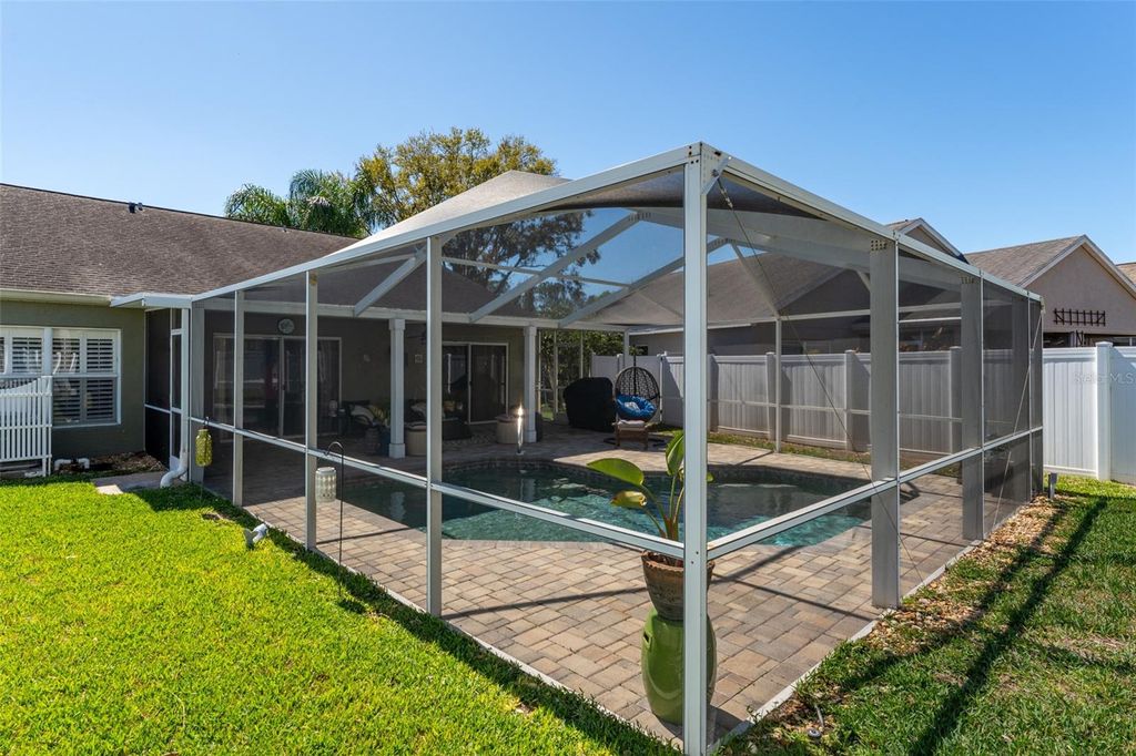 Image 29 of property listing at 4511 GULFWINDS DRIVE, Lutz, FL 33558