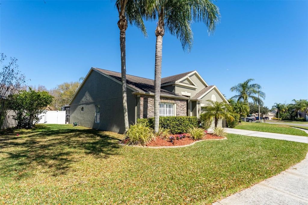 Image 32 of property listing at 4511 GULFWINDS DRIVE, Lutz, FL 33558