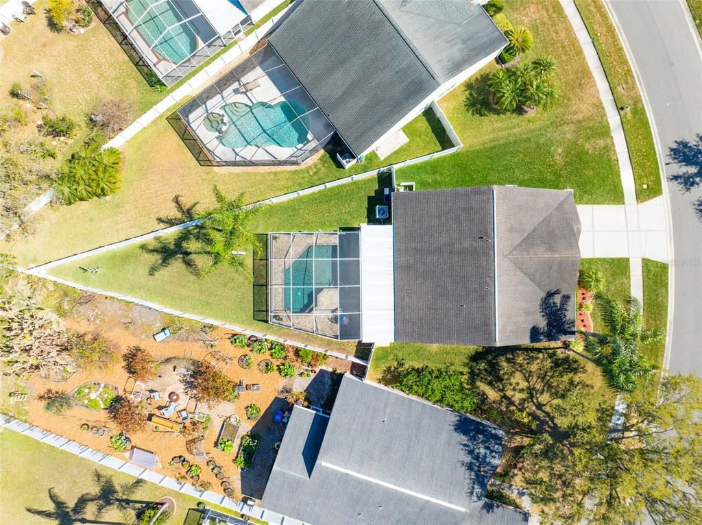 Image 35 of property listing at 4511 GULFWINDS DRIVE, Lutz, FL 33558