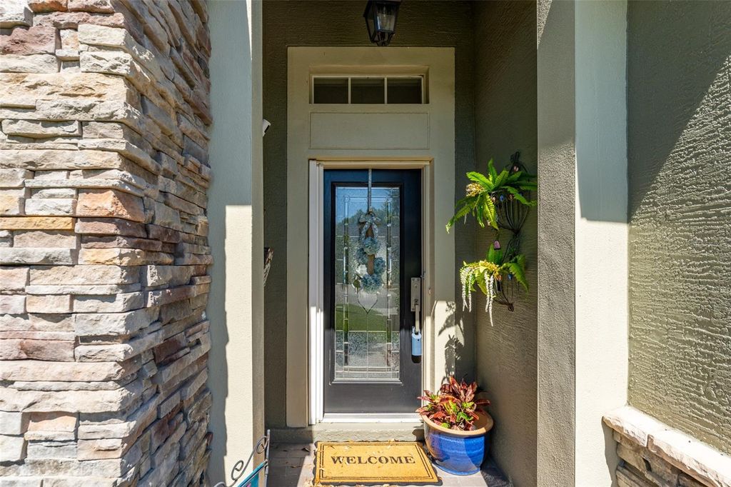 Image 6 of property listing at 4511 GULFWINDS DRIVE, Lutz, FL 33558