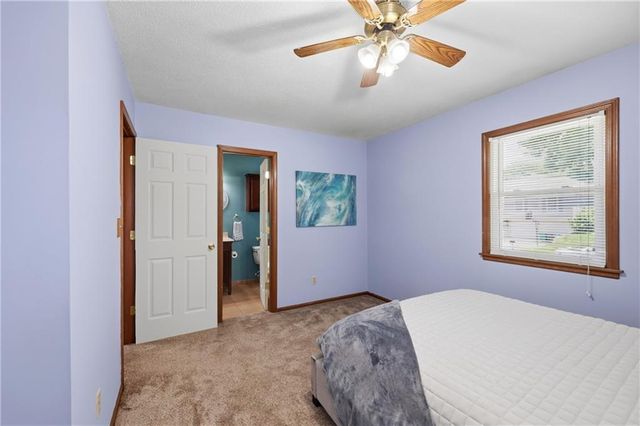 1922 S Leslie Drive, Independence, MO 64055