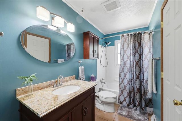 1922 S Leslie Drive, Independence, MO 64055