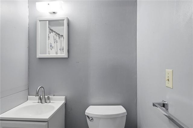 1922 S Leslie Drive, Independence, MO 64055