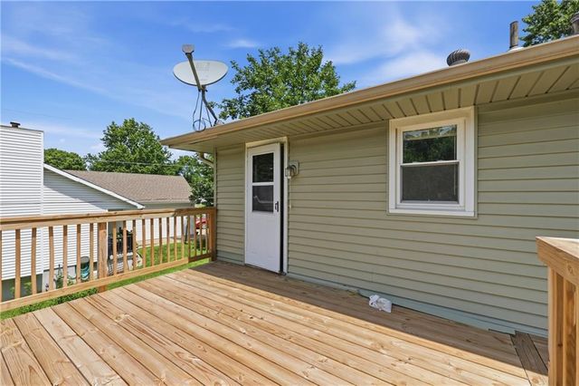 1922 S Leslie Drive, Independence, MO 64055