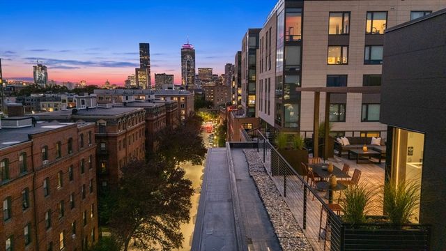 595 Albany St 2-01, Boston, MA 02118